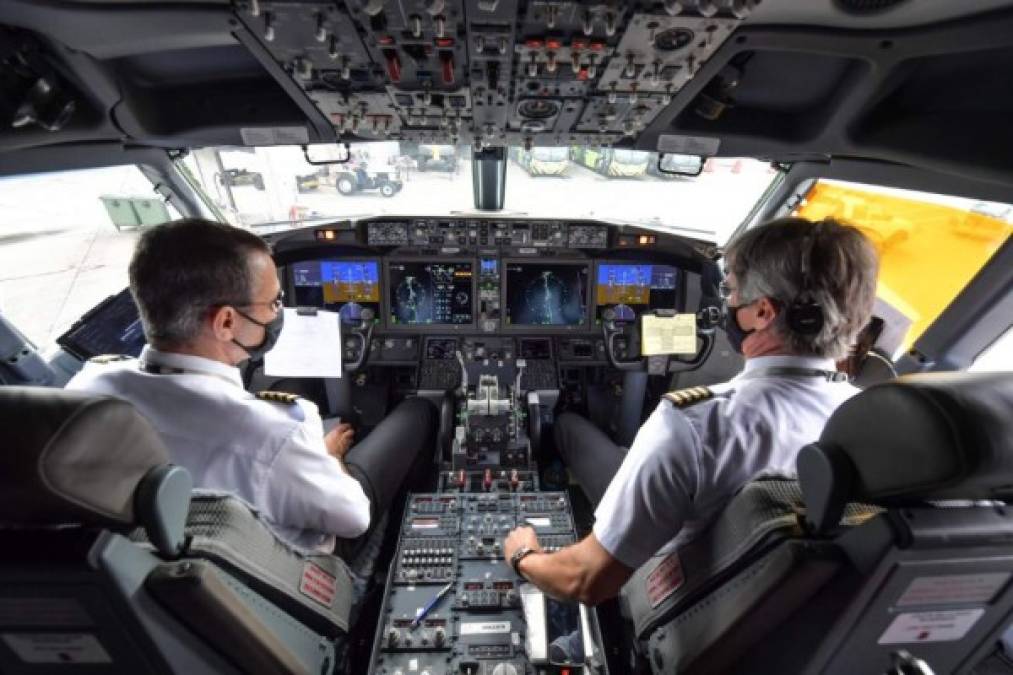 Boeing 737 Max efectúa su primer vuelo comercial en 20 meses