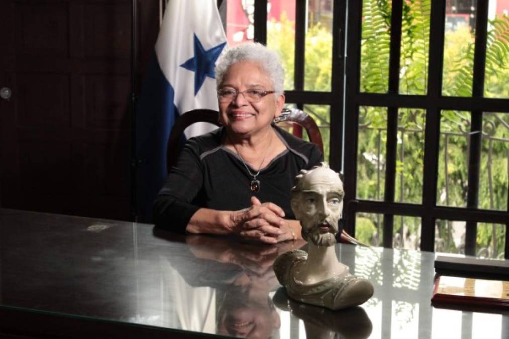 Margarita Vásquez: Una luchadora del español en Panamá