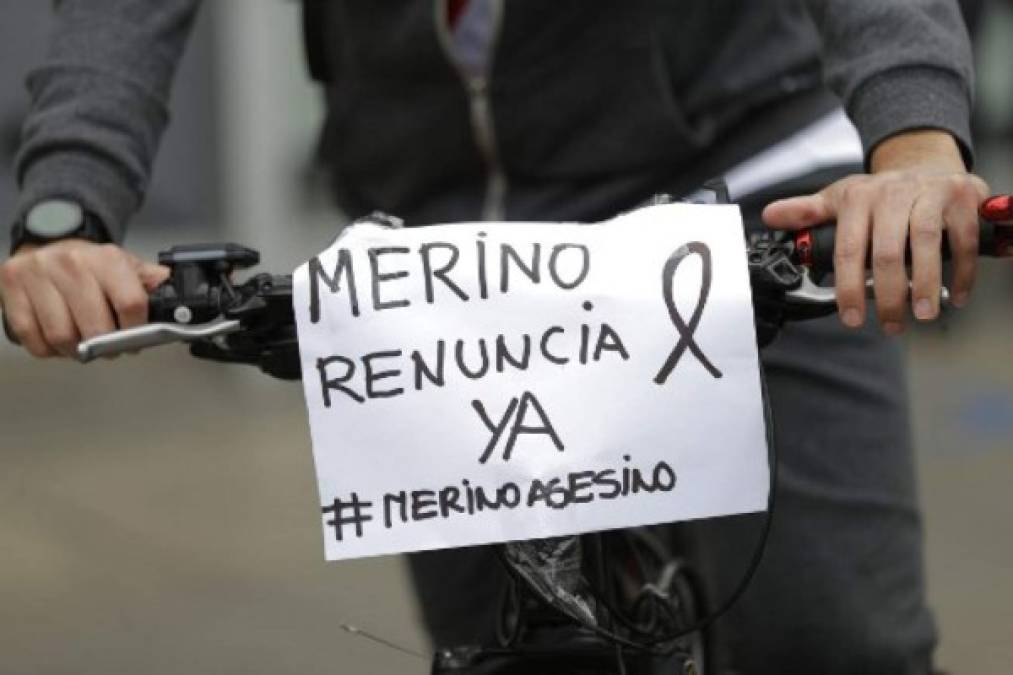 Merino renuncia a la presidencia de Perú tras cinco días de protestas