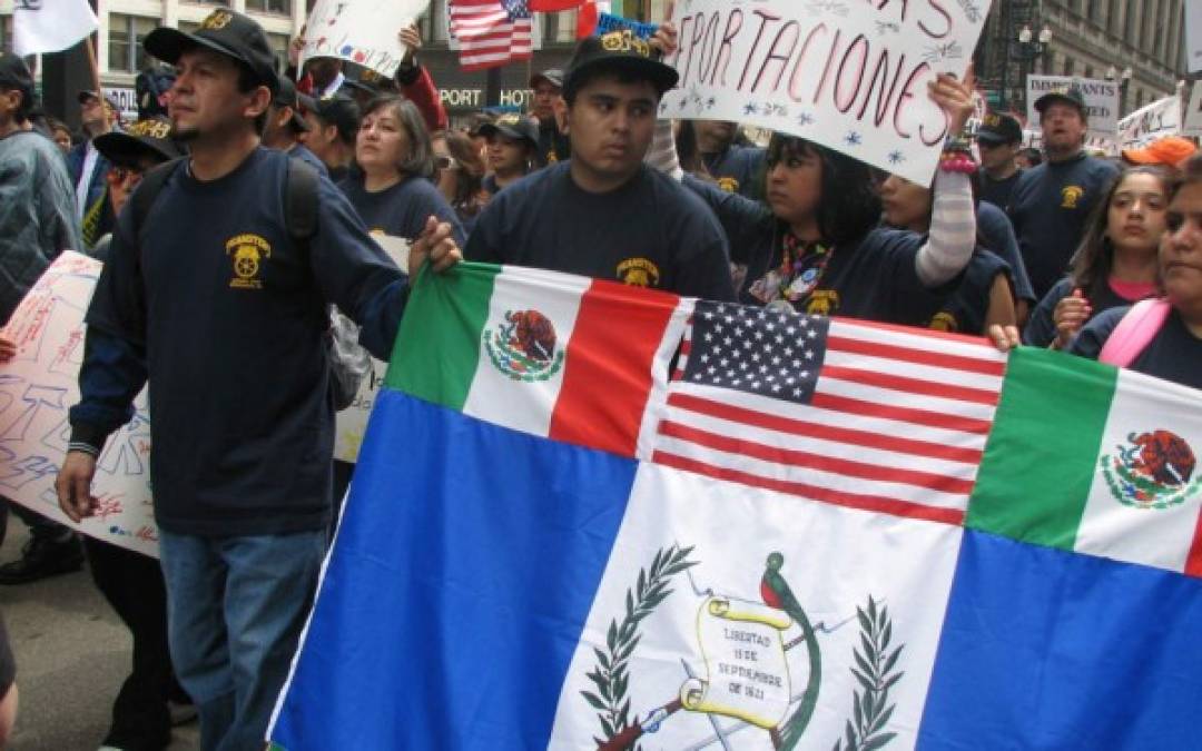 Giammattei pide a EEUU 'regularizar' migrantes guatemaltecos para aliviar economía