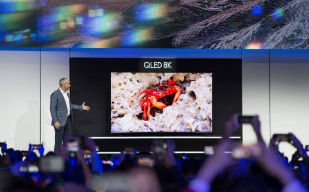 Revolución de pantallas 8K y móviles plegables en 2019