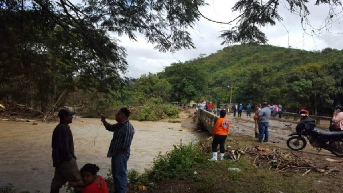 Iota deja 38 muertos en Centroamérica y se disipa sobre El Salvador