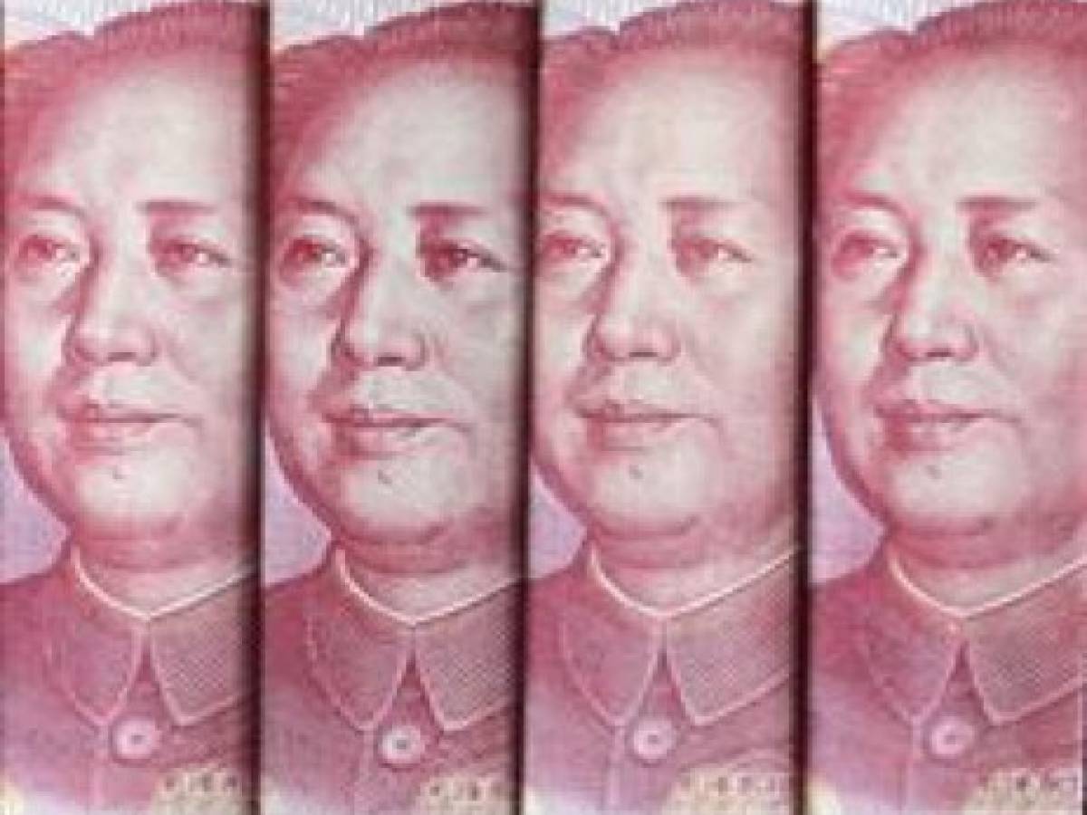 ¿Por qué devalúa China el yuan?