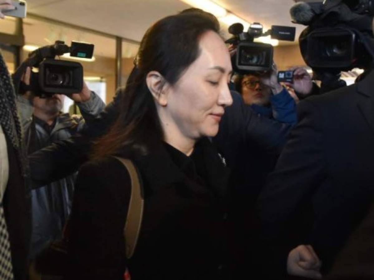 Meng Wanzhou, jefa financiera de Huawei e hija mayor del fundador y presidente de la compañía, Ren Zhengfei, es reclamada por Estados Unidos que la acusa de fraude y de eludir sanciones de Washington a Irán. Meng Wanzhou, jefa financiera de Huawei e hija mayor del fundador y presidente de la compañía, Ren Zhengfei, es reclamada por Estados Unidos que la acusa de fraude y de eludir sanciones de Washington a Irán.