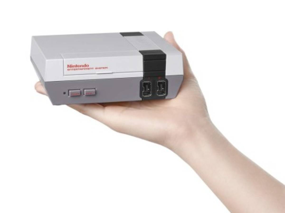 Nintendo revive al NES, anuncia la venta 'Classic Mini'