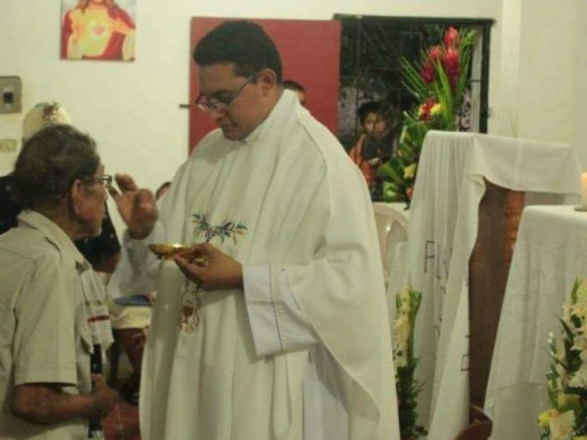 Presuntos pandilleros asesinan a sacerdote en El Salvador