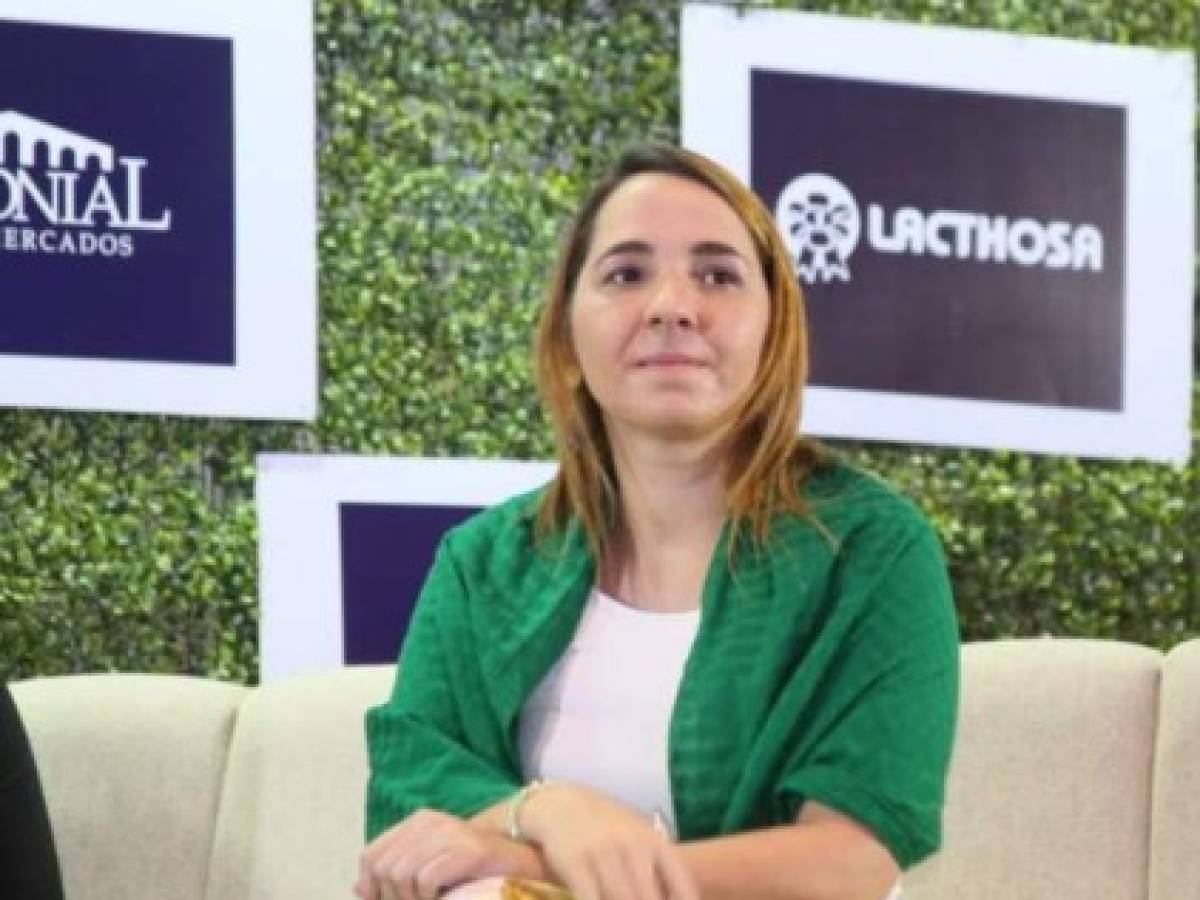 Marcela Zamora, documentalista salvadoreña, habló de su experiencia como pionera en el cine documental. Fue parte del panel Centroamericanas sin Límites. Marcela Zamora, documentalista salvadoreña, habló de su experiencia como pionera en el cine documental. Fue parte del panel Centroamericanas sin Límites.
