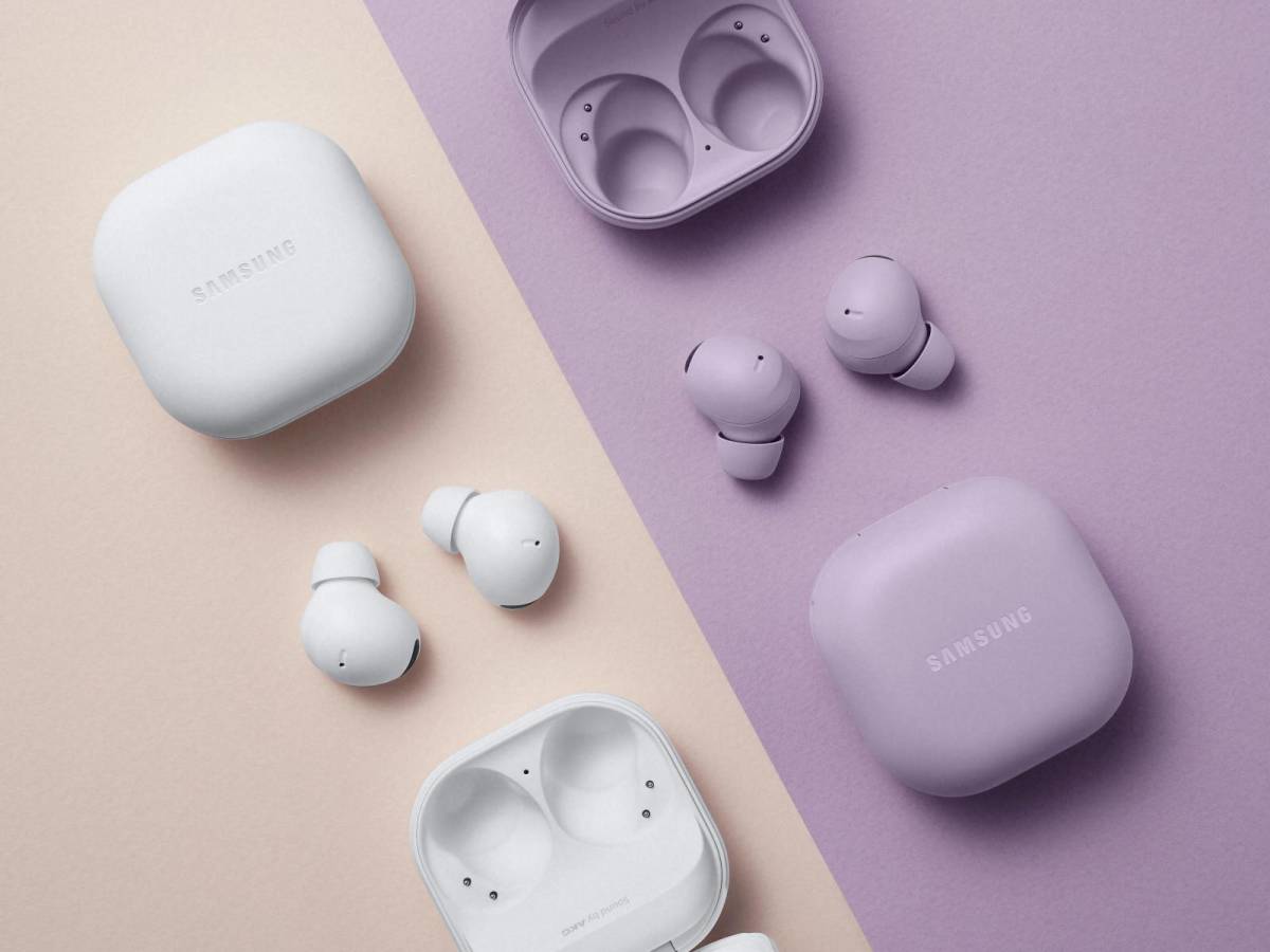Los Buds2 Pro admiten la reproducción de audio de 24 bits a través de Bluetooth, si está usando un teléfono Samsung. Colores: negro, blanco y morado. Los Buds2 Pro admiten la reproducción de audio de 24 bits a través de Bluetooth, si está usando un teléfono Samsung. Colores: negro, blanco y morado.
