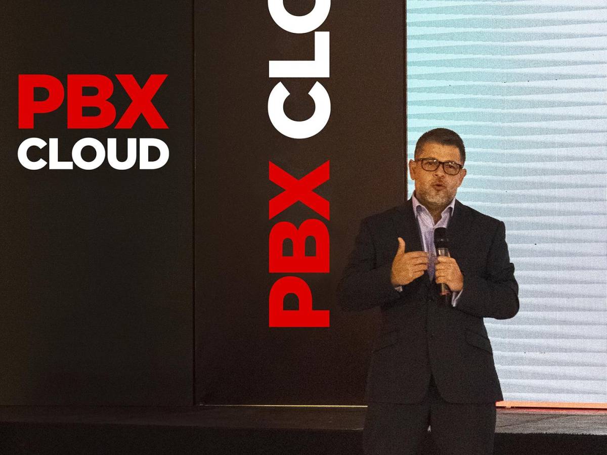 <i>“PBX CLOUD aumenta la productividad de las empresas, la retención de talentos; así como mejora la comunicación interna y externa”, detalló Carlos Doratt, Gerente mercados corporativos para Claro El Salvador.</i> <i>“PBX CLOUD aumenta la productividad de las empresas, la retención de talentos; así como mejora la comunicación interna y externa”, detalló Carlos Doratt, Gerente mercados corporativos para Claro El Salvador.</i>