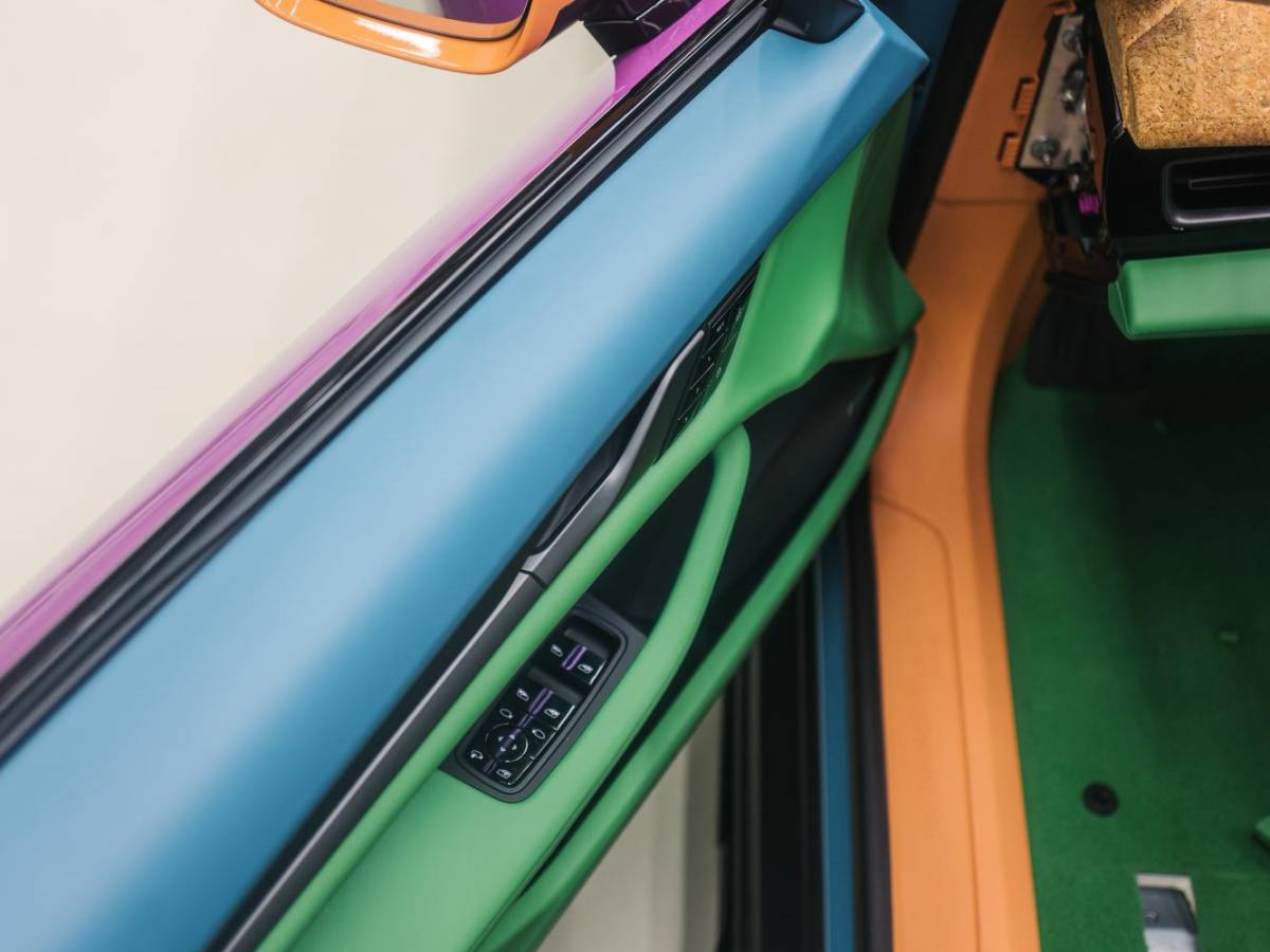 Porsche se une al diseñador Sean Wotherspoon para crear un vehículo inspirado en zapatillas deportivas Porsche se une al diseñador Sean Wotherspoon para crear un vehículo inspirado en zapatillas deportivas