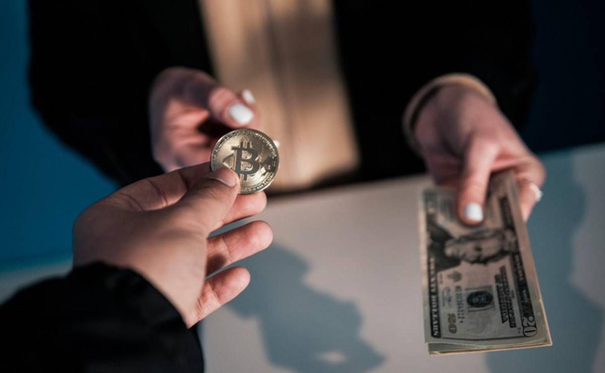 Latinoamericanos suben sus inversiones en criptomonedas para 'ahorrar dinero'