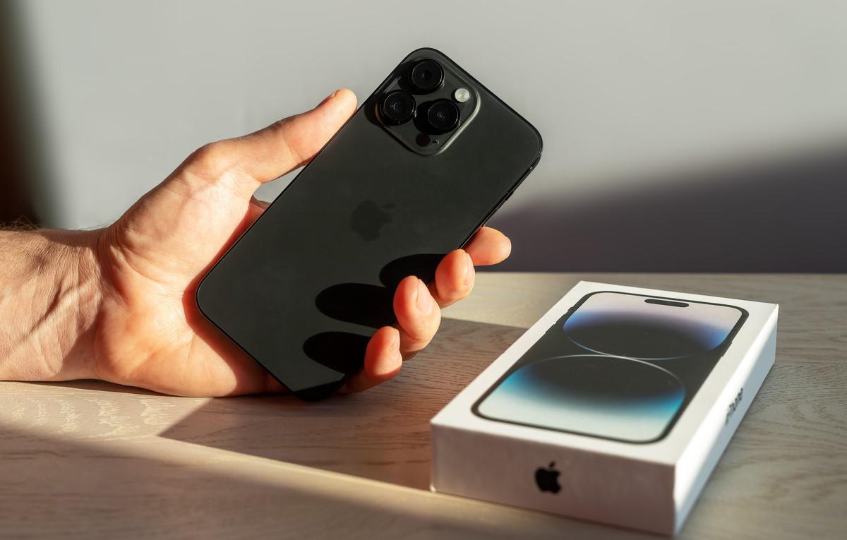 Apple negocia incorporar el motor de inteligencia artificial Gemini en iPhone