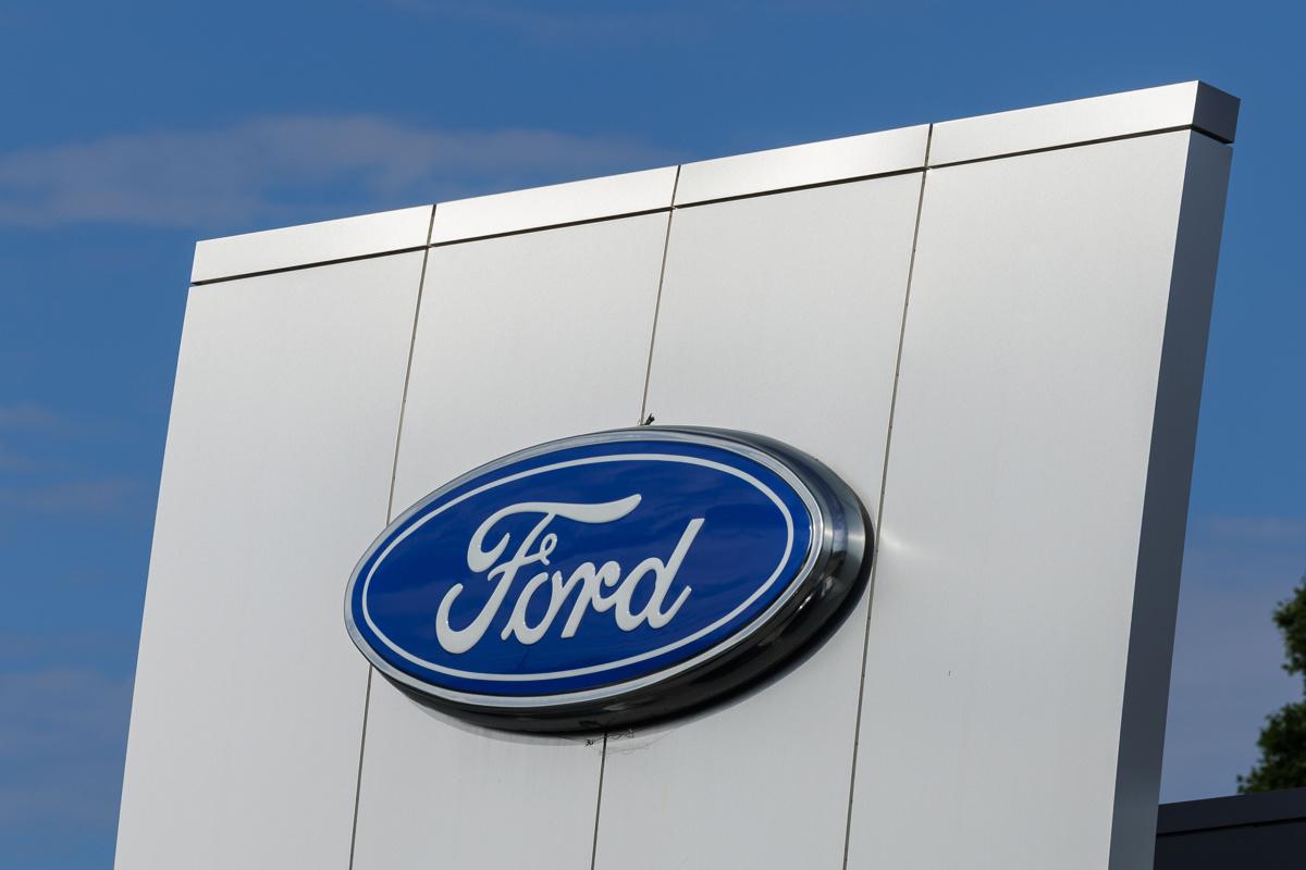 Beneficios netos de Ford se disparan un 174 % en el tercer trimestre del año Beneficios netos de Ford se disparan un 174 % en el tercer trimestre del año