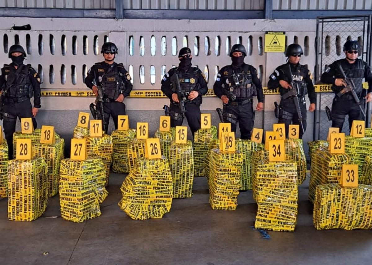 Guatemala decomisa 1,3 toneladas de cocaína en contenedor procedente de Ecuador