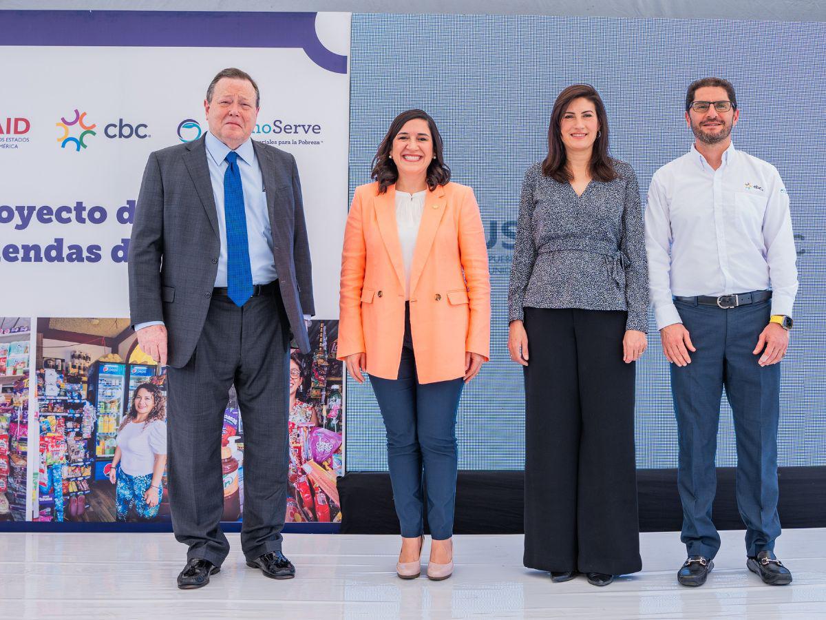 De izquierda a derecha: Embajador de los Estados Unidos en el Salvador WILLIAM DUNCAN, Ministra de Economía de El Salvador MARIA LUISA HAYEM, Directora para America Latina y el Caribe de Technoserve GABRIELA CAMPUZANO, CEO Cbc ZIAD NAHAS. De izquierda a derecha: Embajador de los Estados Unidos en el Salvador WILLIAM DUNCAN, Ministra de Economía de El Salvador MARIA LUISA HAYEM, Directora para America Latina y el Caribe de Technoserve GABRIELA CAMPUZANO, CEO Cbc ZIAD NAHAS.