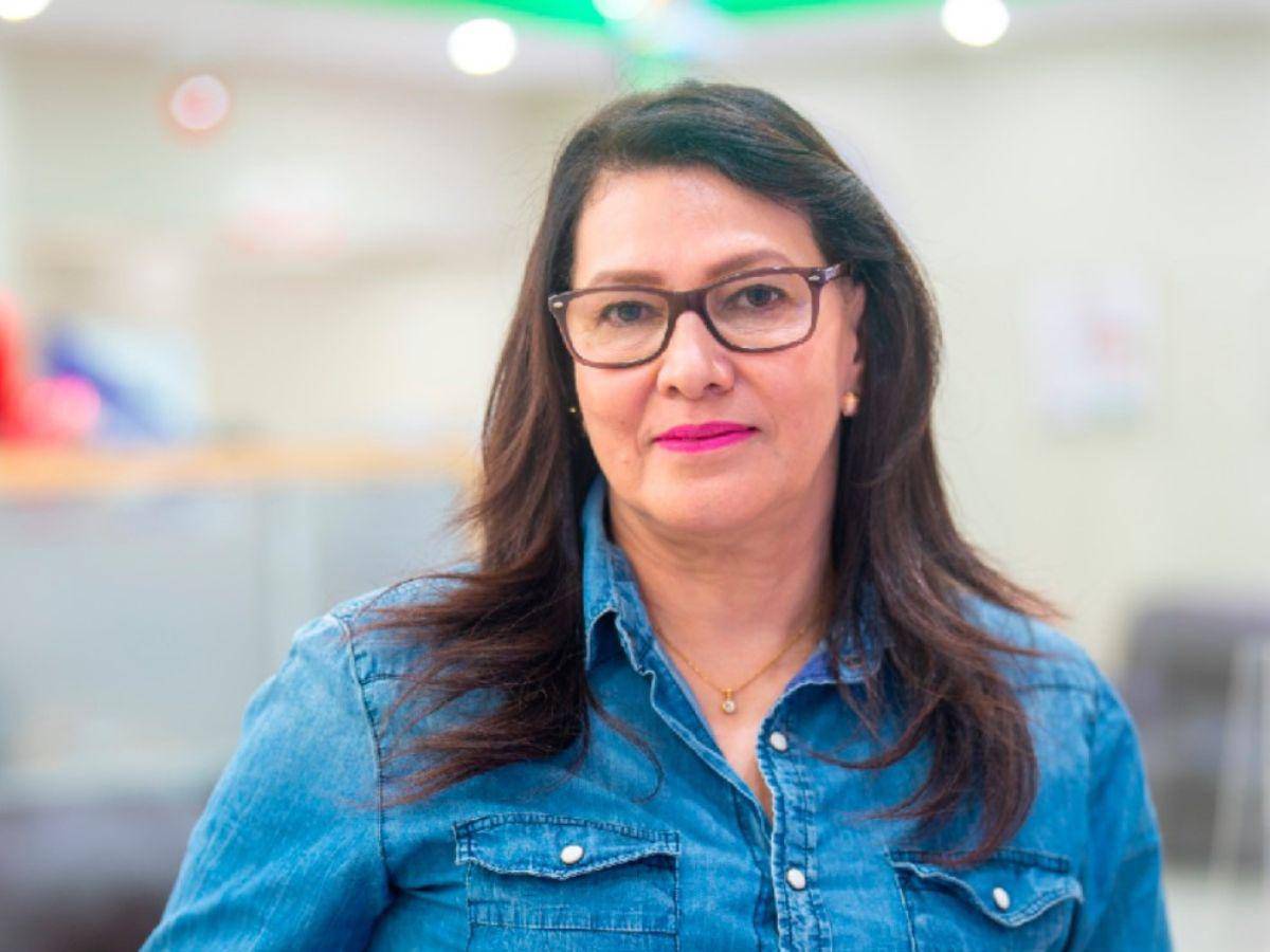 Lic. Edith Cruz, Gerente de CrediRapid Guamilito. Lic. Edith Cruz, Gerente de CrediRapid Guamilito.