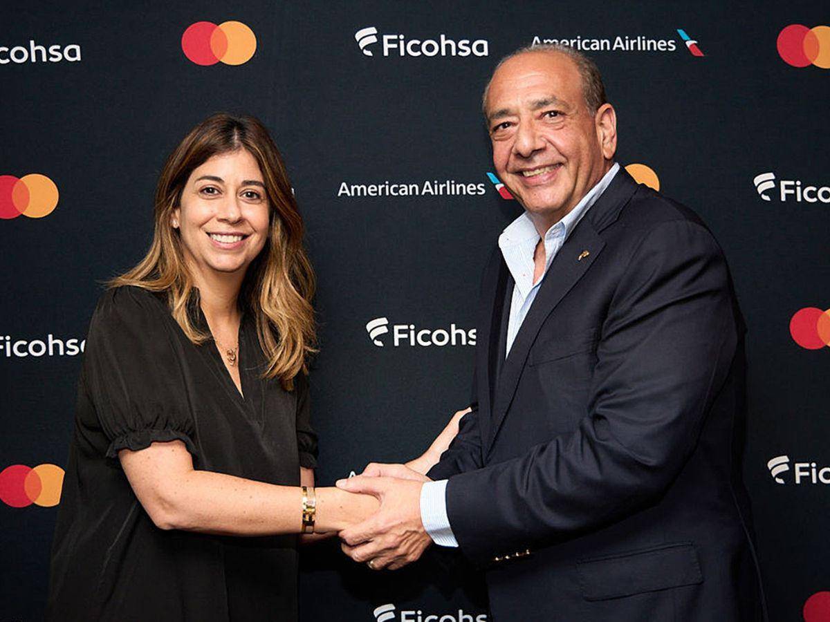 Kiki del Valle, Division President for Mastercard North LAC y Camilo Atala, Presidente de Junta Directiva de Grupo Ficohsa; Kiki del Valle, Division President for Mastercard North LAC y Camilo Atala, Presidente de Junta Directiva de Grupo Ficohsa;