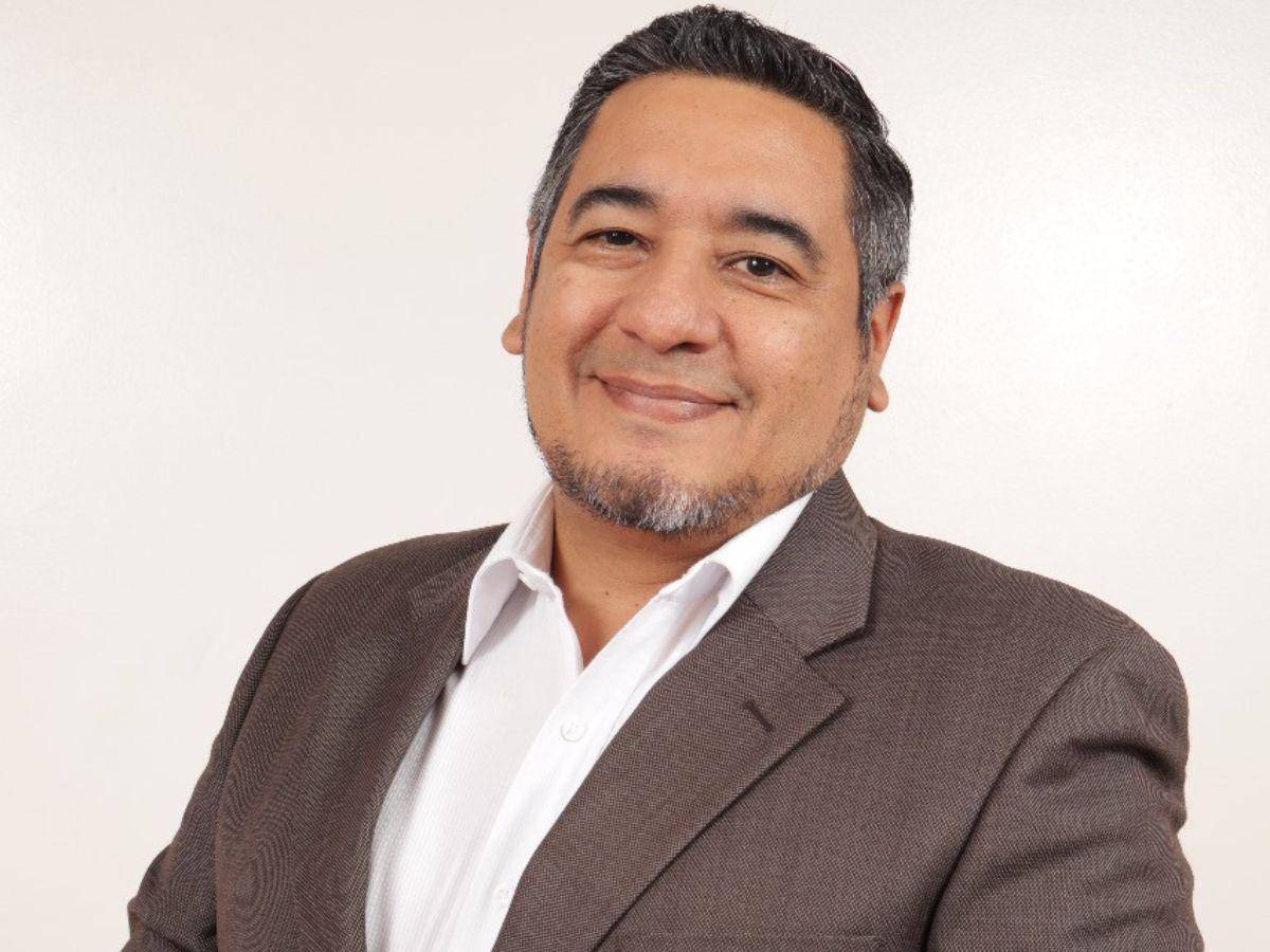 Saúl Calderón, Chief Commercial Officer Bridge4Digital C.A. Saúl Calderón, Chief Commercial Officer Bridge4Digital C.A.