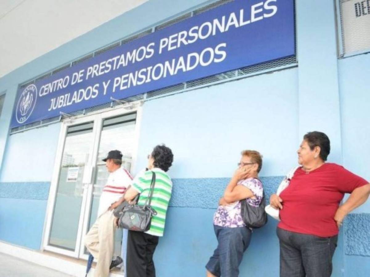 Seguro Social panameño reconoce crisis en las jubilaciones