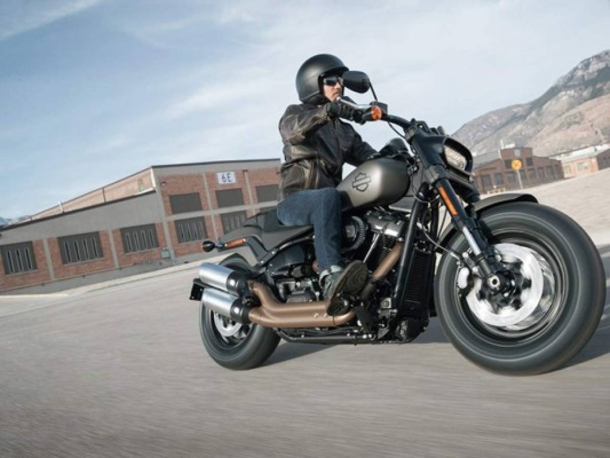 UE prepara medidas arancelarias contra Harley-Davidson, Bourbon y Levi's