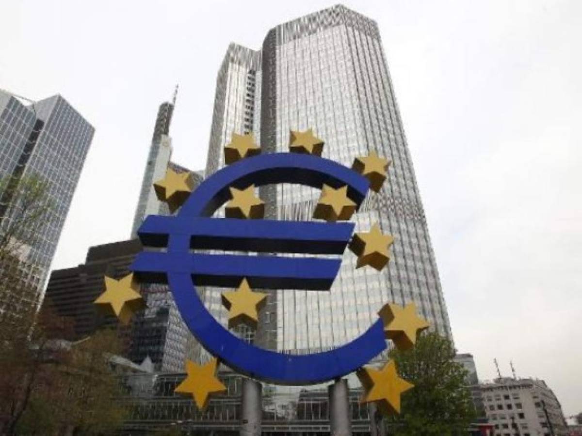 BCE presta 400.000 millones de euros y baja tipo de interés a mínimo histórico