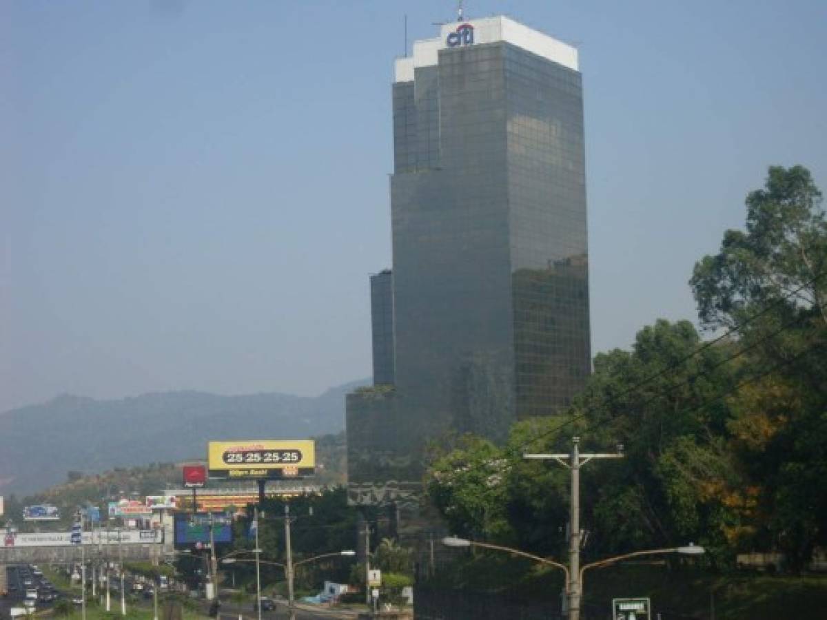 Fitch mantiene clasificación de Citibank en El Salvador y alerta sobre préstamos en mora