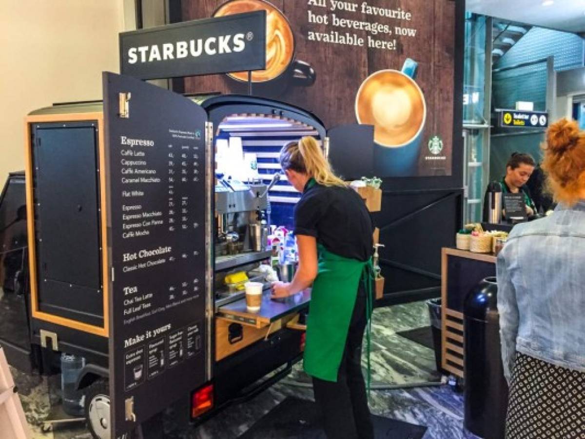 Starbucks aumentará salarios de los baristas en un 10% en EE.UU.