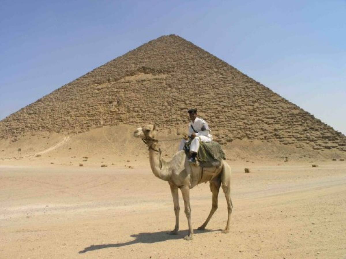 Egipto abre al público dos de sus pirámides más antiguas por primera vez desde 1965
