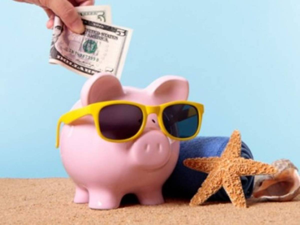 8 consejos financieros para ahorrar este verano