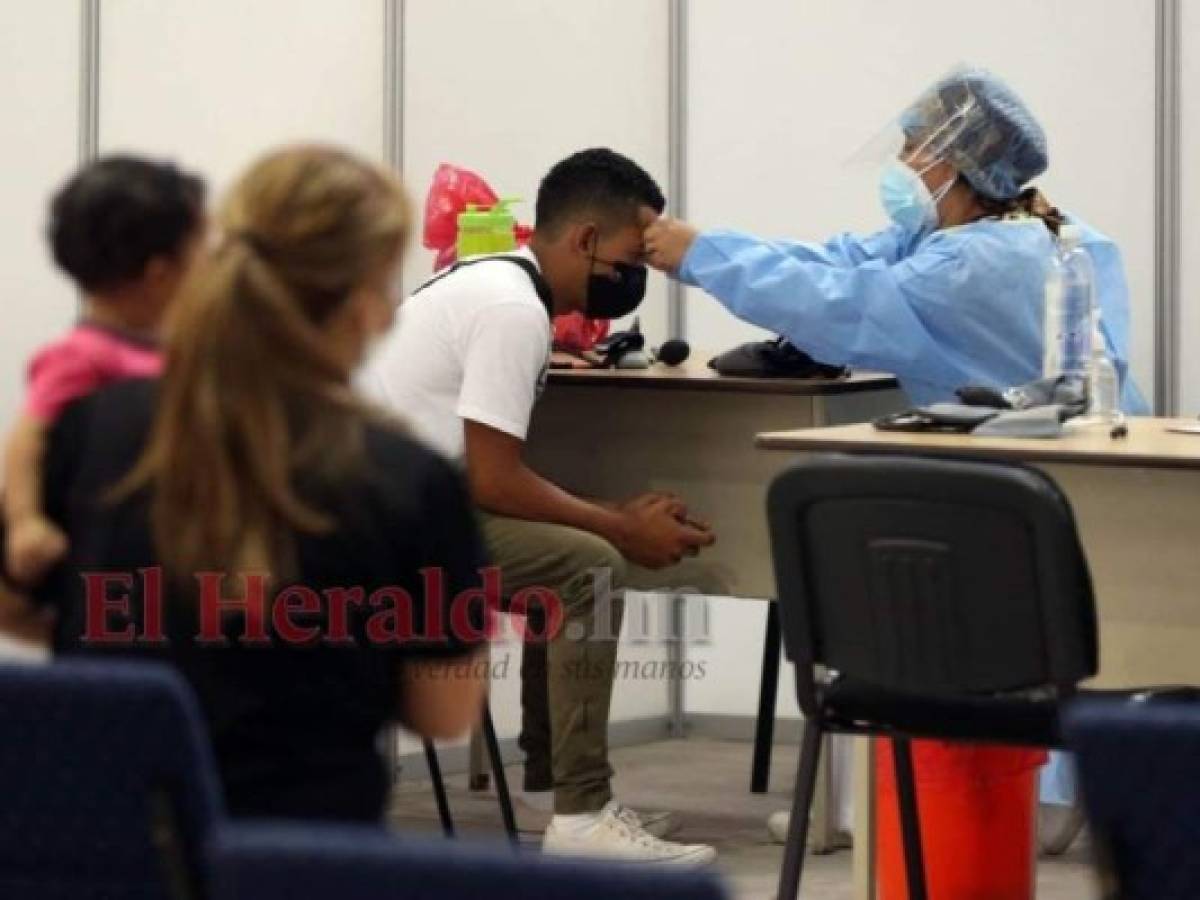 Para el caso de Honduras, pese a que no se ha confirmado la presencia de ómicron, una ola de contagios por coronavirus se ha registrado desde fines de diciembre e inicios de enero de 2022. FOTO: Emilio Flores/EL HERALDO Para el caso de Honduras, pese a que no se ha confirmado la presencia de ómicron, una ola de contagios por coronavirus se ha registrado desde fines de diciembre e inicios de enero de 2022. FOTO: Emilio Flores/EL HERALDO