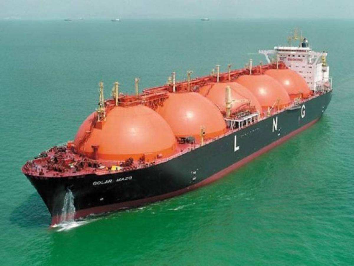 Primer buque de gas natural licuado cruzará canal de Panamá el 25 de julio