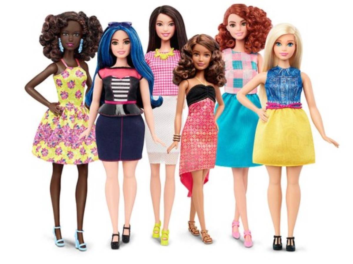 Barbie rompe con su pasado: será también rellenita, baja o alta