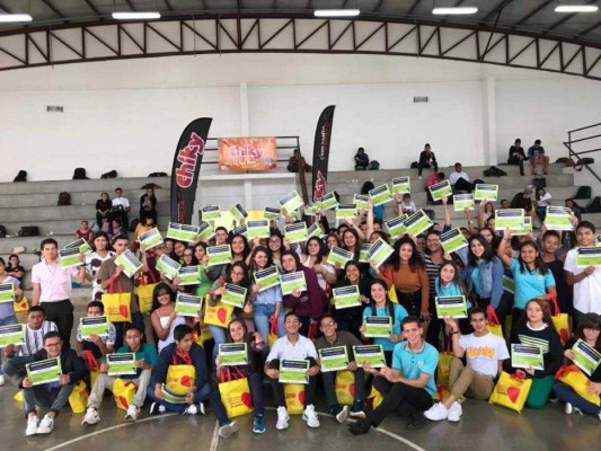 Pozuelo y Junior Achievement Costa Rica capacitan a más de 1.000 jóvenes