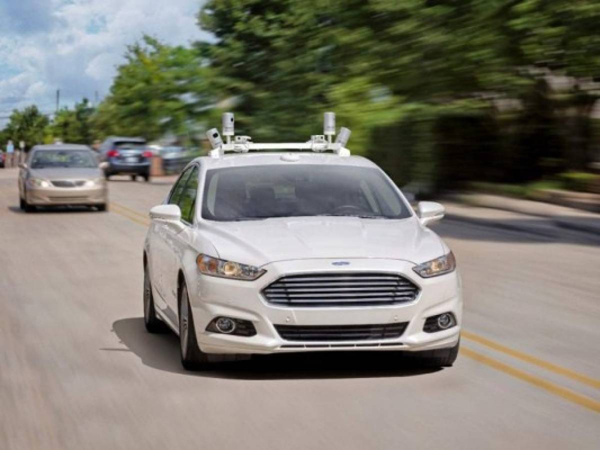 Ford dice que tendrá un vehículo autónomo en la calle en 2021