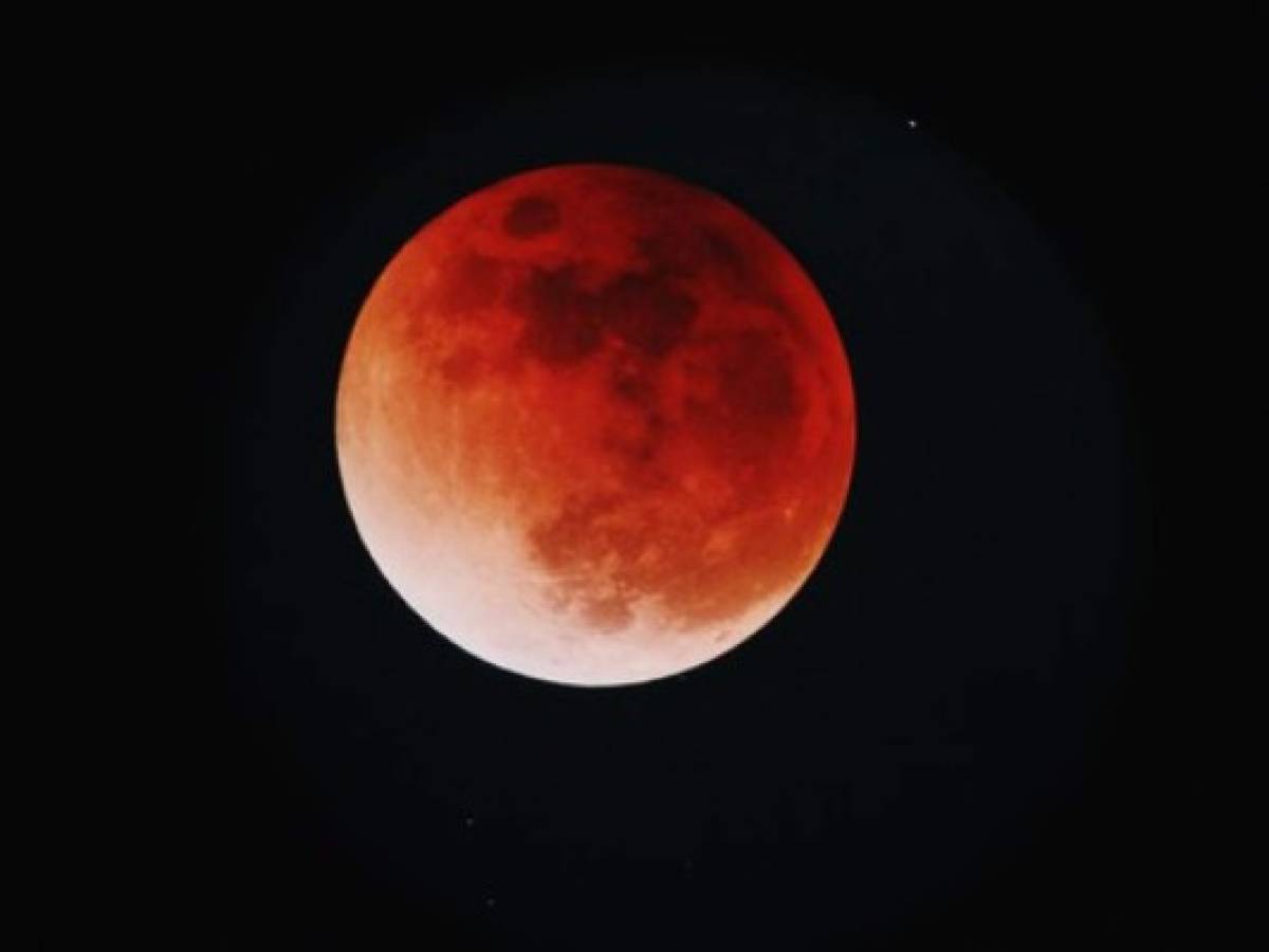 El eclipse lunar más largo del siglo será este mes