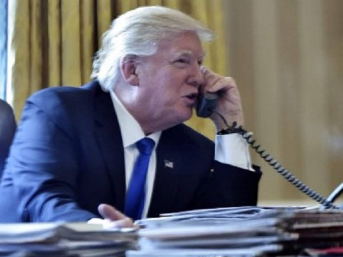 Trump acusa a Obama de intervenir su teléfono durante campaña electoral
