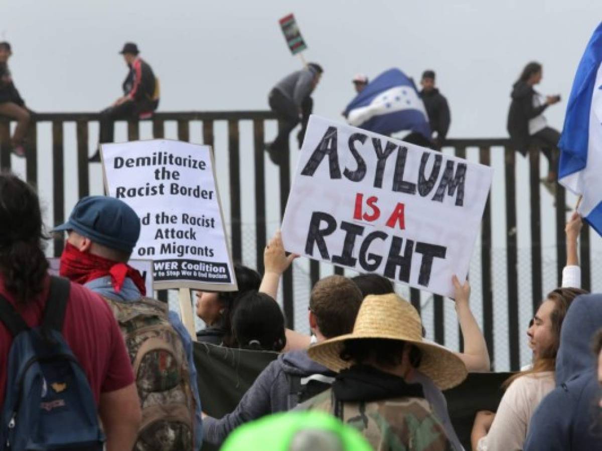 EE.UU. ordena bloquear solicitudes de asilo a inmigrantes centroamericanos