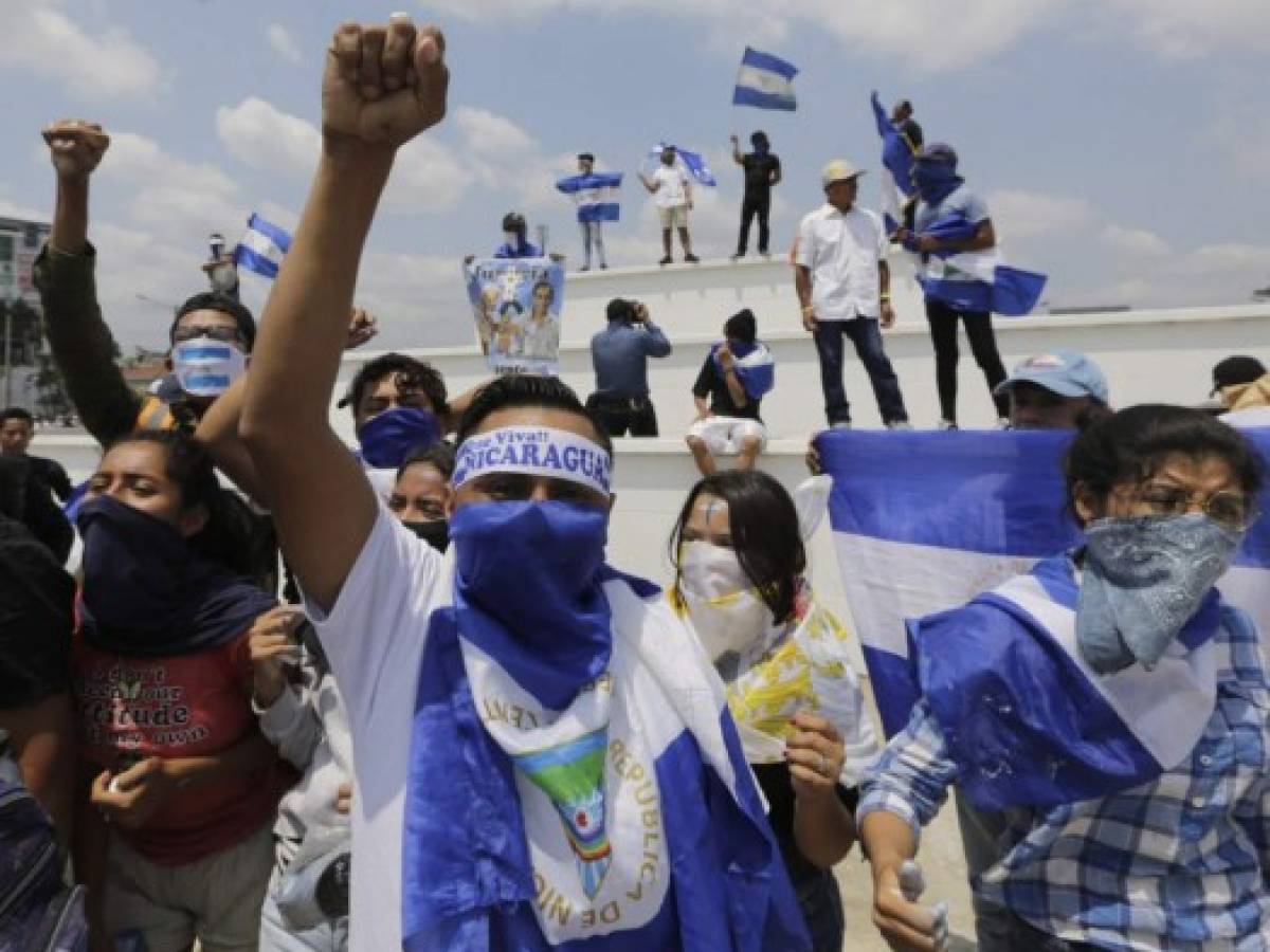 Nicaragua: Policía reprime violentamente a opositores