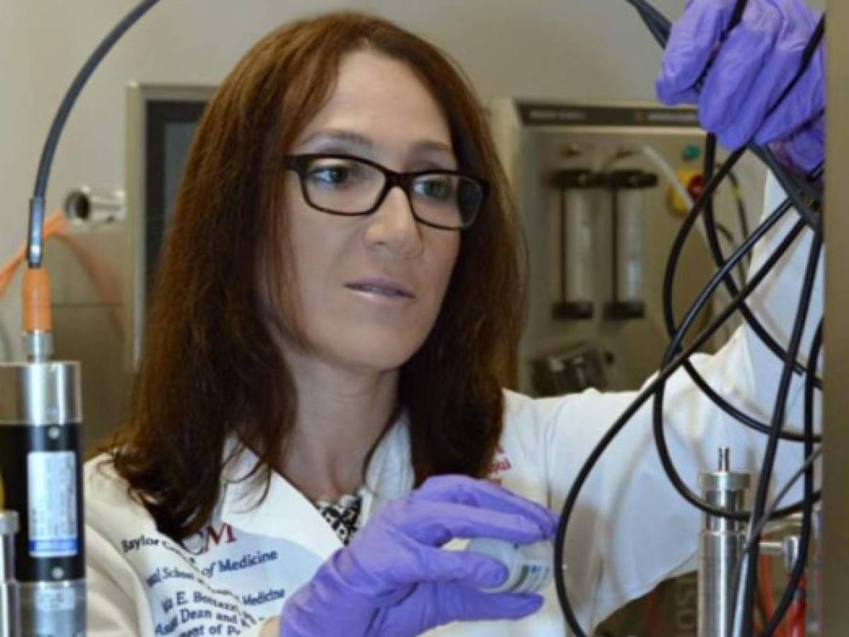 María Botazzi, Honduras. Actual Codirectora del centro de desarrollo de Vacunas en Baylor college of medicine y Texas children’s hospital en Houston Texas, trabaja junto a un equipo de científicos en desarrollar una vacuna para frenar el avance del COVID-19. María Botazzi, Honduras. Actual Codirectora del centro de desarrollo de Vacunas en Baylor college of medicine y Texas children’s hospital en Houston Texas, trabaja junto a un equipo de científicos en desarrollar una vacuna para frenar el avance del COVID-19.