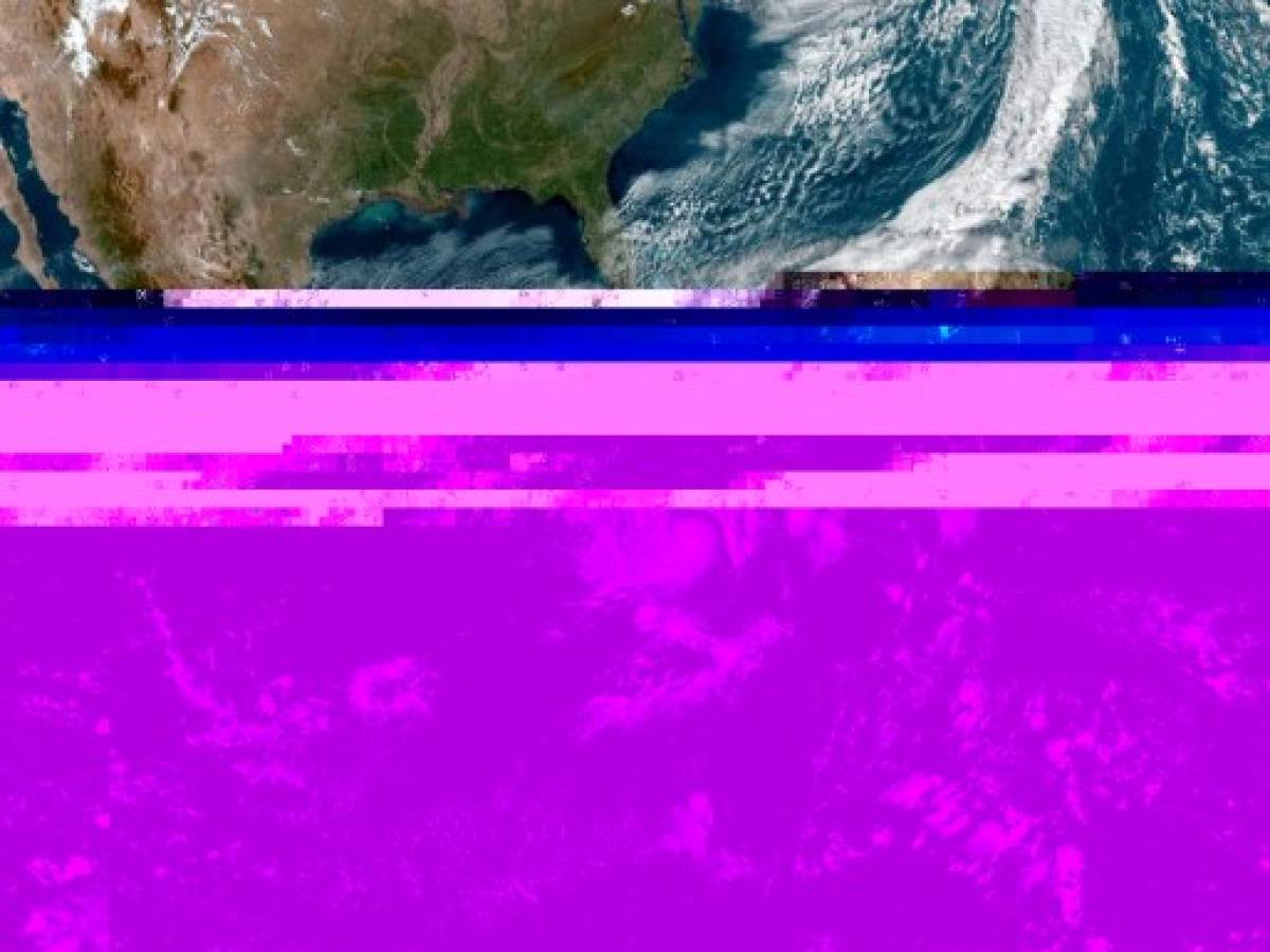 El huracán Eta que este martes ha tocado tierra en Nicaragua, convertido en depresión tropical dejará en Honduras precipitaciones que en principio pueden oscilar entre 200 y 300 milímetros, según expertos que han advertido sobre muchos daños que se esperan. Foto @NASAEarth