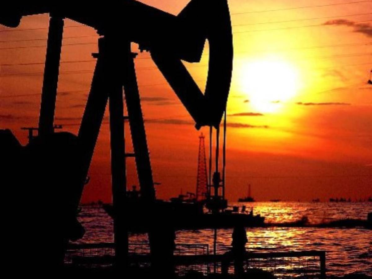 OPEP advierte de sobreoferta creciente de petróleo