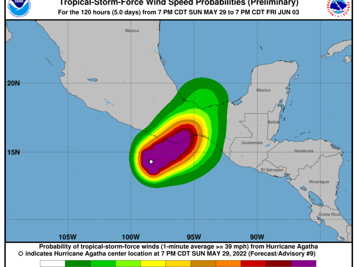 Huracán Agatha puede llegar a categoría 3 a la costa suroeste de México