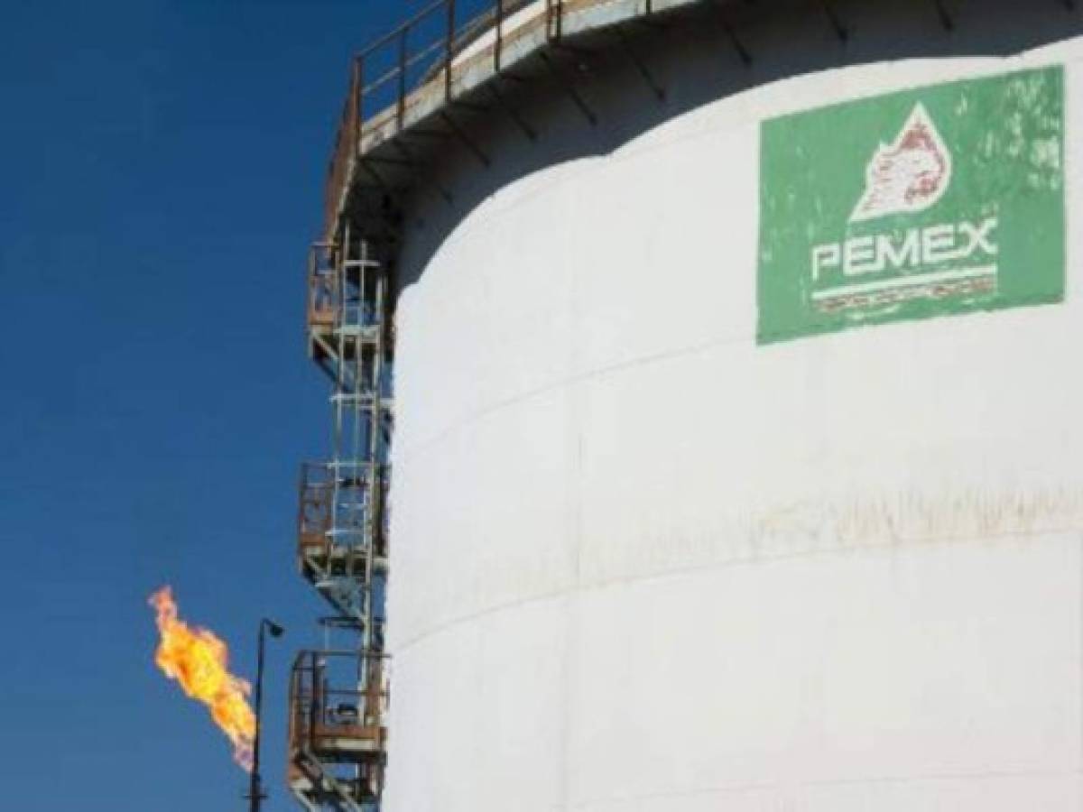 Pemex pone en venta 7,86% del capital de Repsol