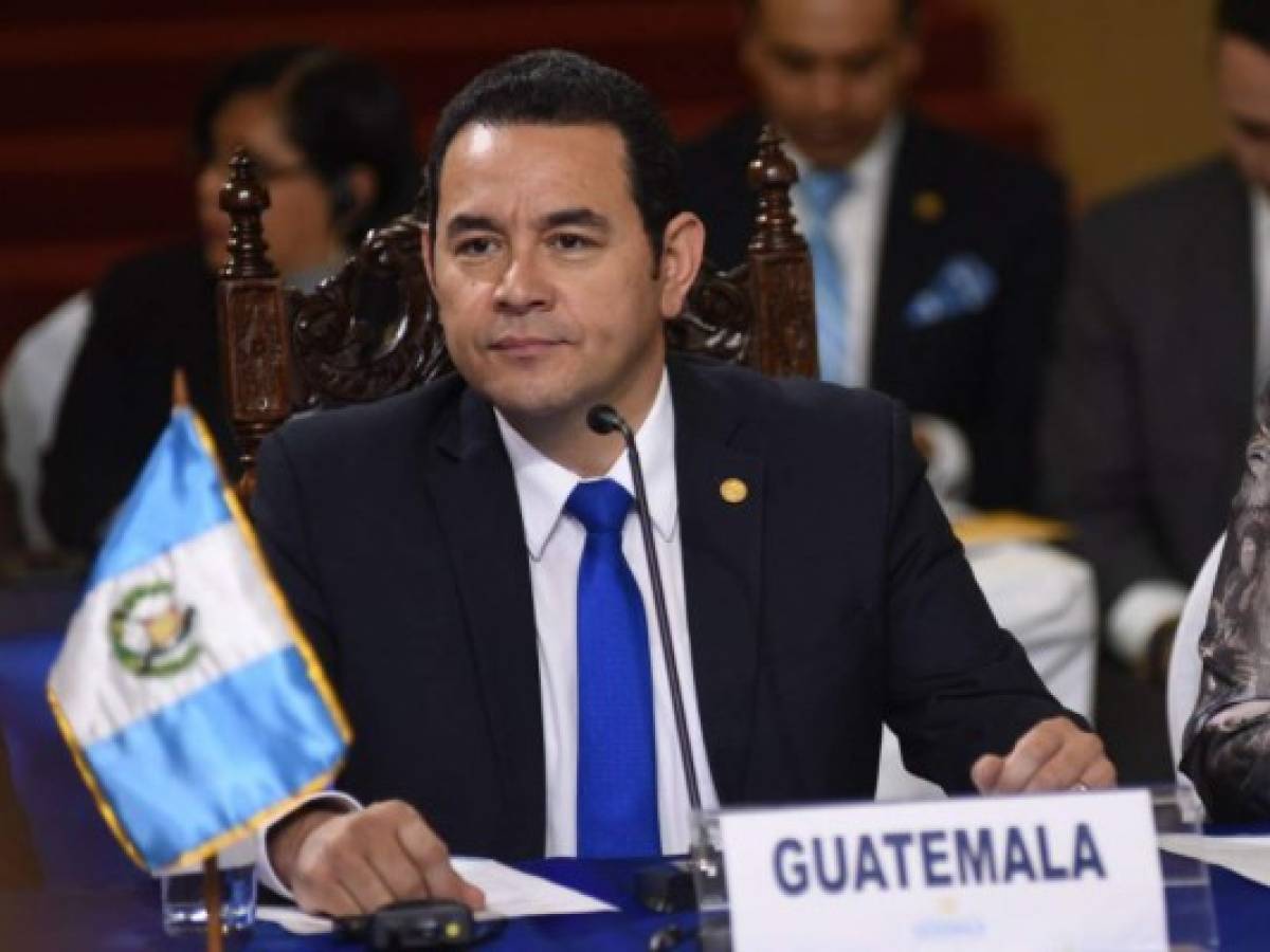 Insisten en quitar fueros a presidente de Guatemala por sospechas de corrupción