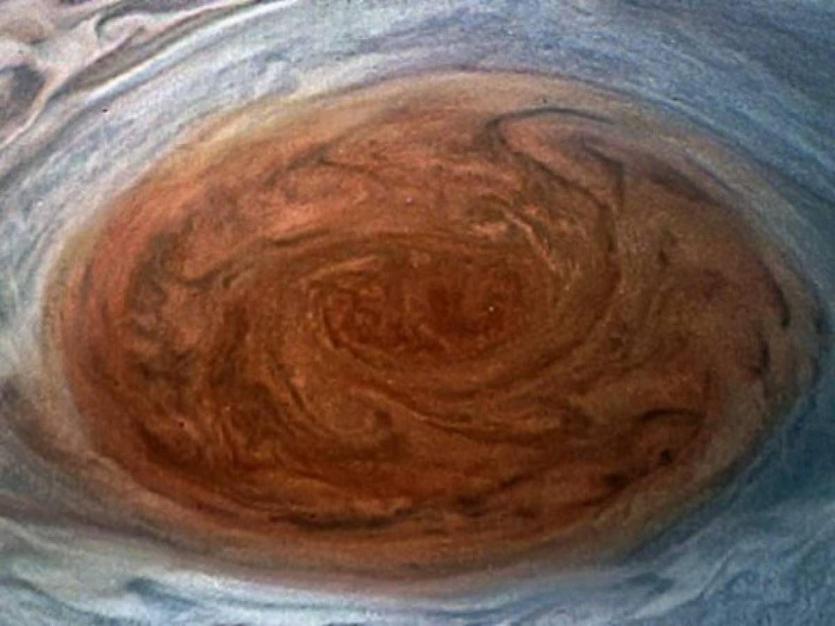 La NASA se acerca a la gran mancha roja de Júpiter