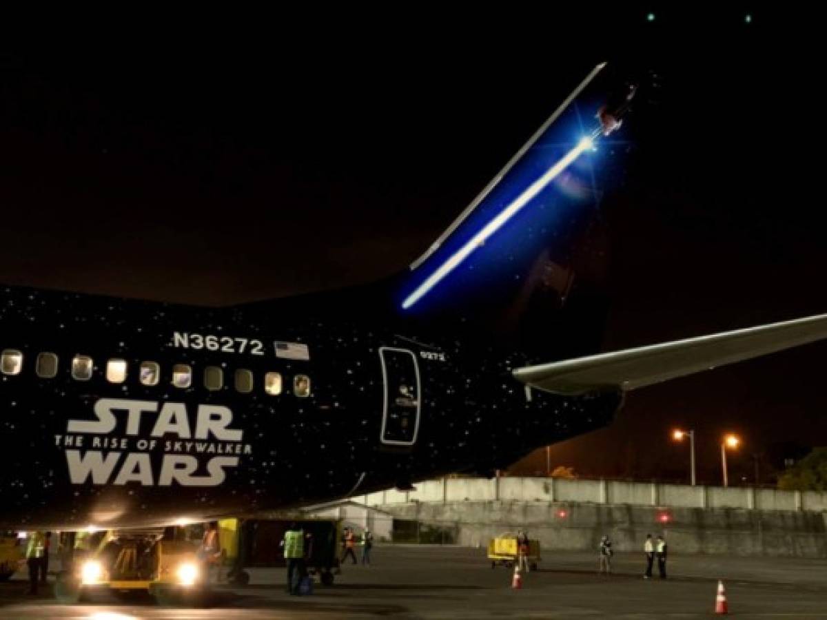 ¿Cómo reservar un asiento en el Boeing 737 de Star Wars?