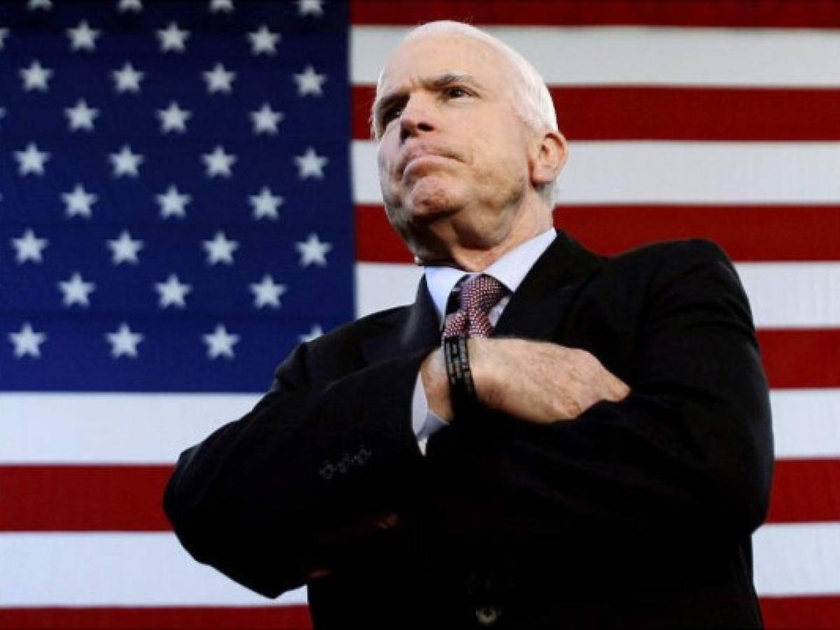 Senador estadounidense John McCain padece cáncer cerebral