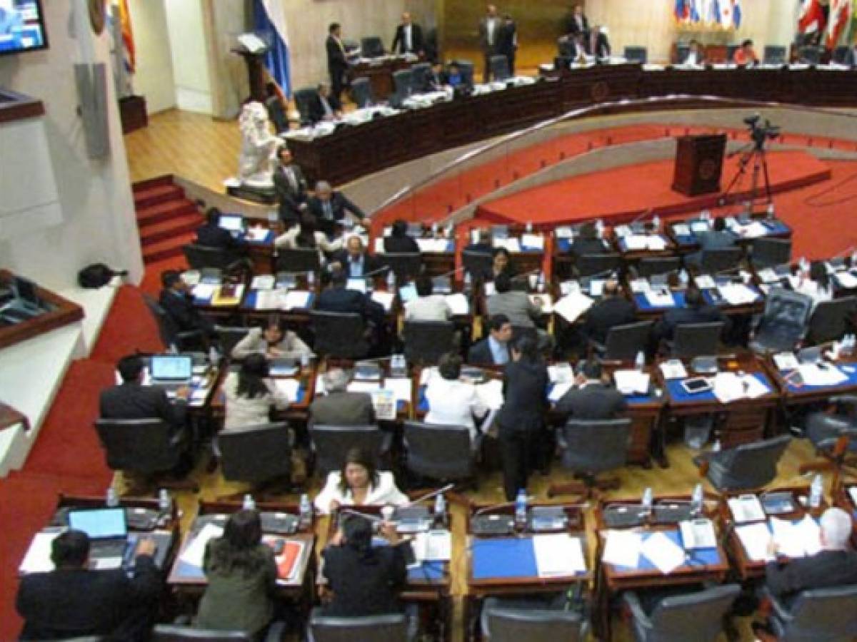 El Salvador: agenda caliente se trata hoy en el Parlamento