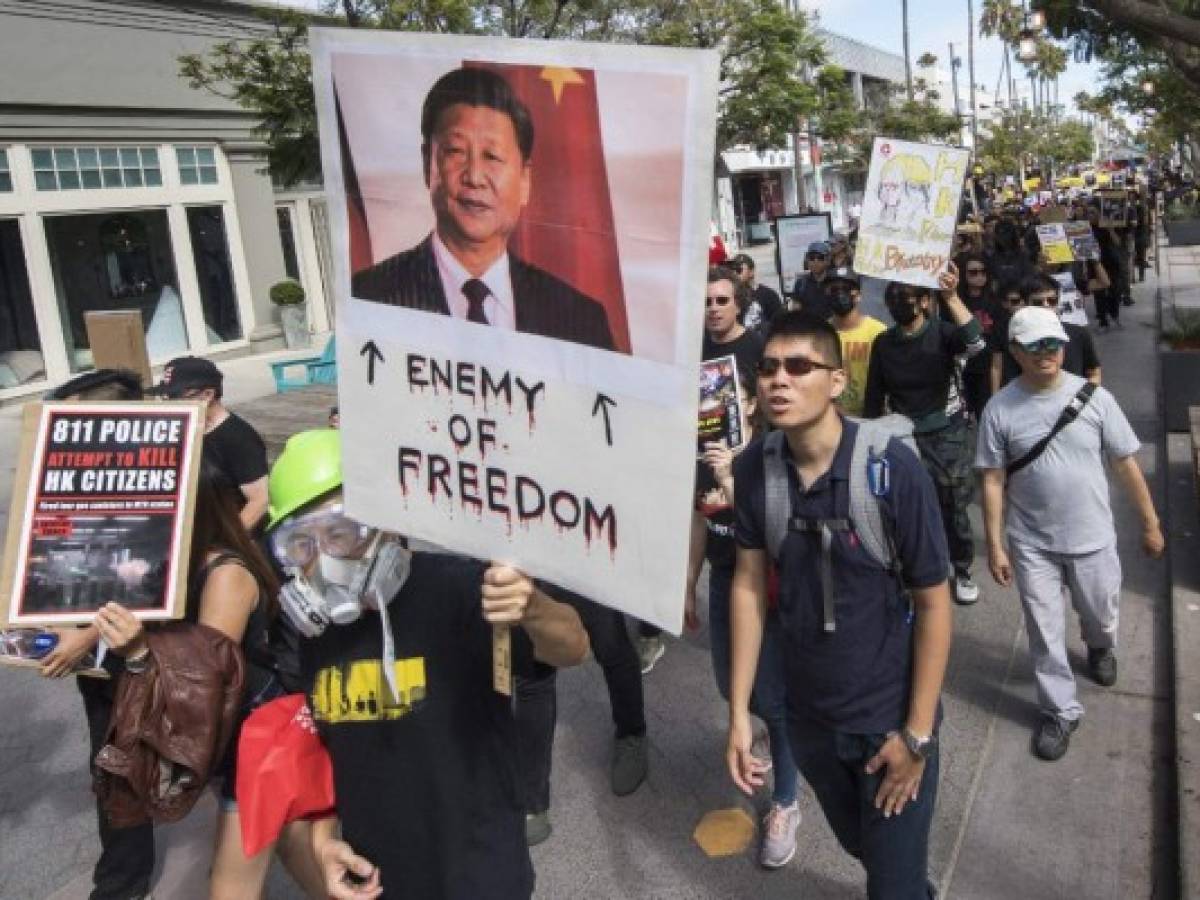China es acusada de utilizar Twitter y Facebook contra las protestas en Hong Kong