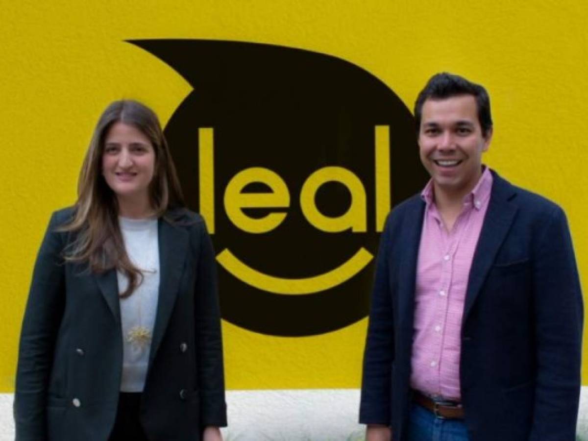 Tomando como premisa que un comercio quiere conocer a su cliente, nació Leal, una aplicación que tiene como meta integrar sistemas de acumulación de puntos en distintos comercios y llevar un control dentro de una app móvil, un equipo liderado por la salvadoreña Florence Frech y el colombiano Camilo Martínez. Tomando como premisa que un comercio quiere conocer a su cliente, nació Leal, una aplicación que tiene como meta integrar sistemas de acumulación de puntos en distintos comercios y llevar un control dentro de una app móvil, un equipo liderado por la salvadoreña Florence Frech y el colombiano Camilo Martínez.